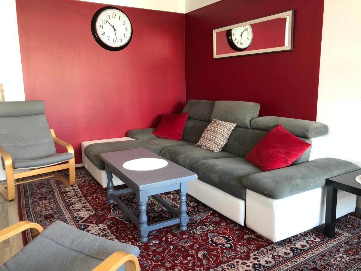 Bedinreims "Burgundy Bottle": Spacious 4-Bedroom Apartment with Free Parking Exterior photo