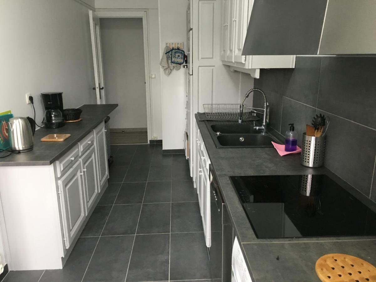 Bedinreims "Burgundy Bottle": Spacious 4-Bedroom Apartment with Free Parking Exterior photo